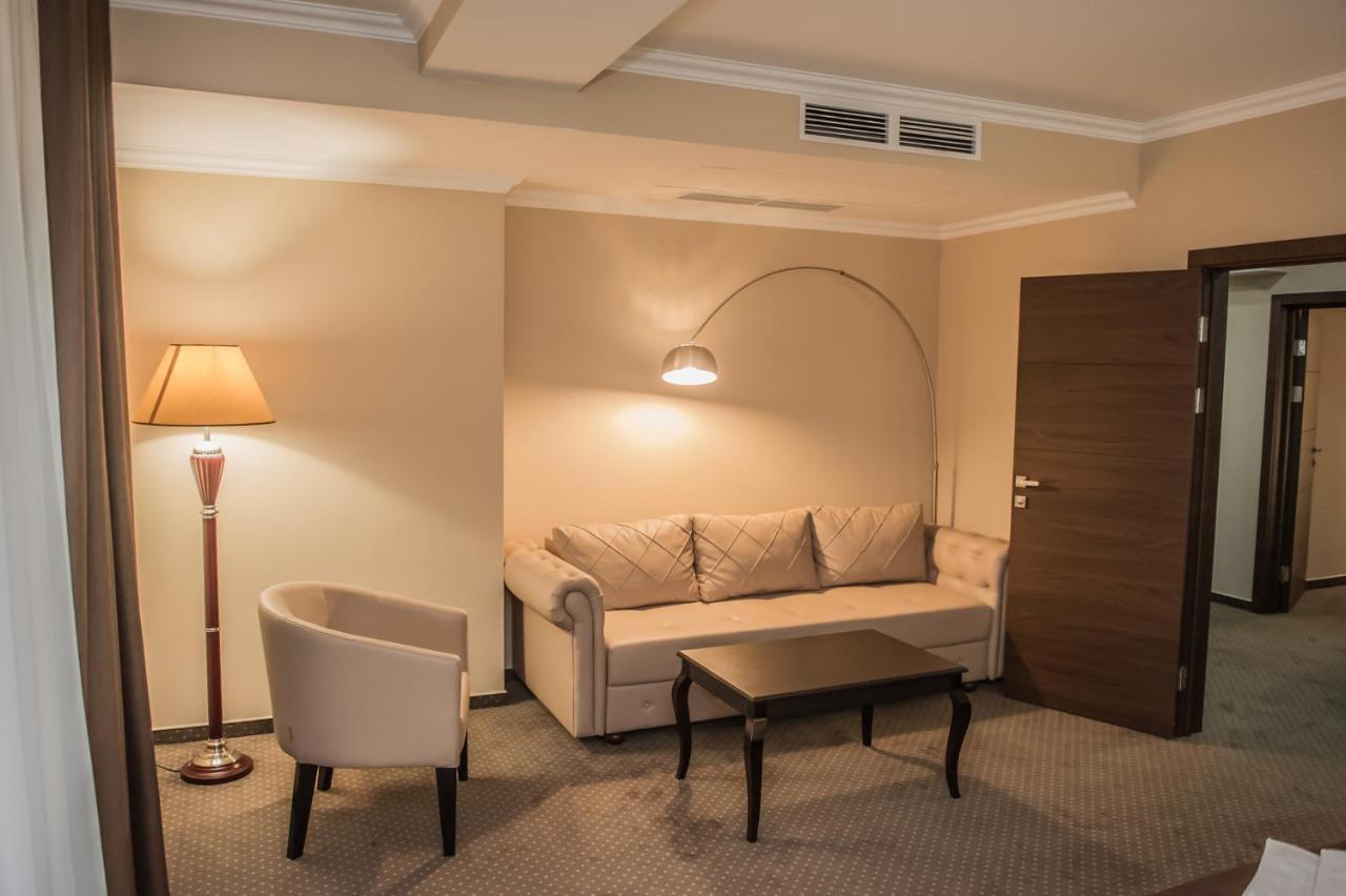 Bernardazzi Grand Hotel Кишинев Екстериор снимка